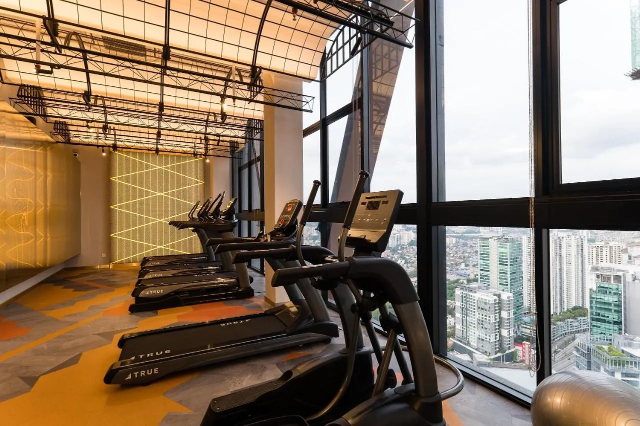 Scarletz Klcc Studio Suites 4 Pax Luxury Modern Style Wifi 100Mbps 吉隆坡 公寓