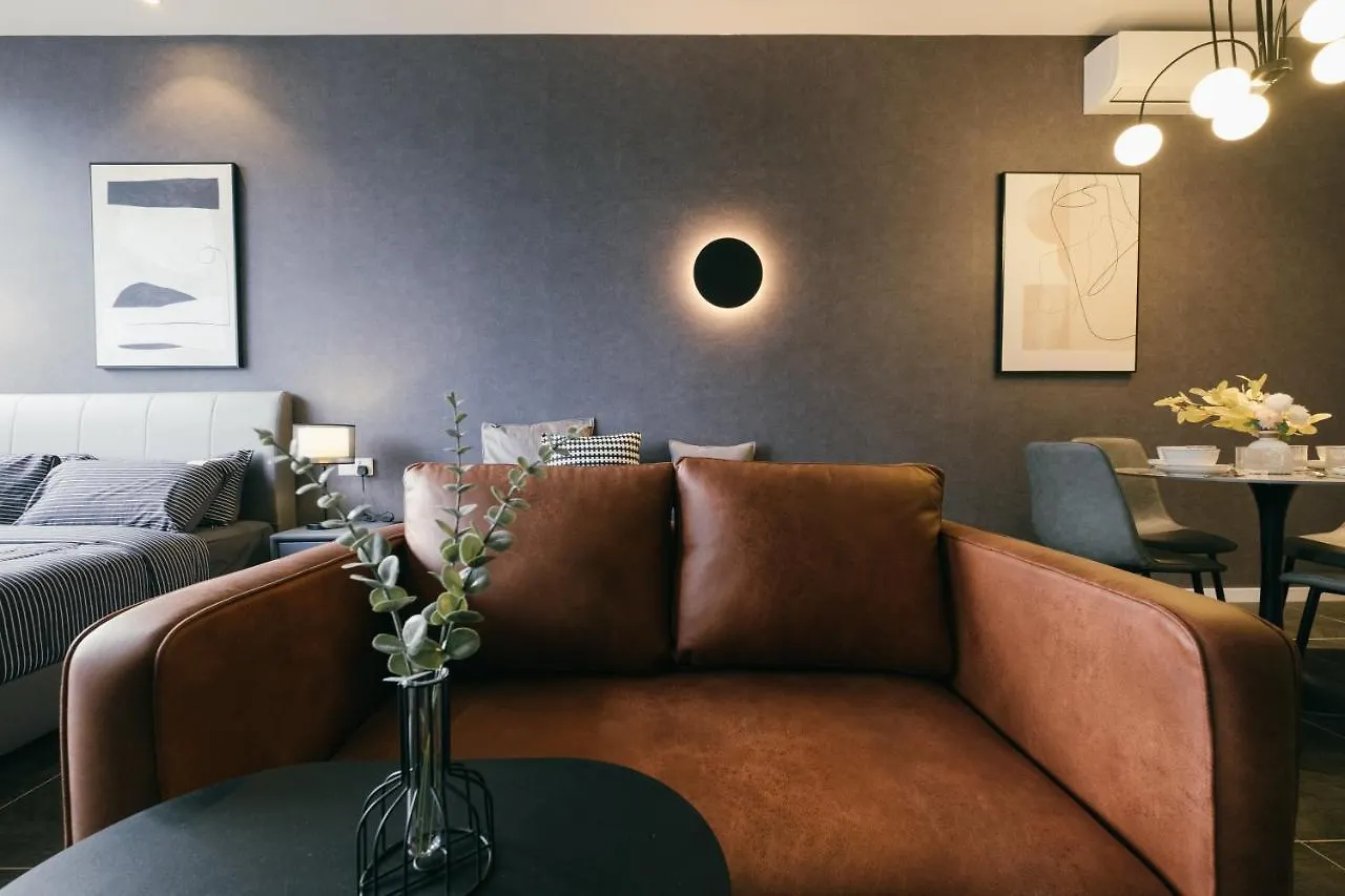 Scarletz Klcc Studio Suites 4 Pax Luxury Modern Style Wifi 100Mbps 吉隆坡 公寓