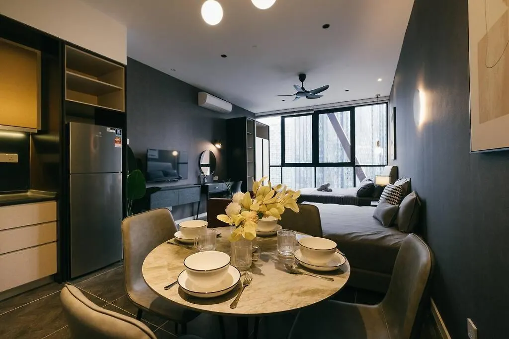 Scarletz Klcc Studio Suites 4 Pax Luxury Modern Style Wifi 100Mbps クアラルンプール
