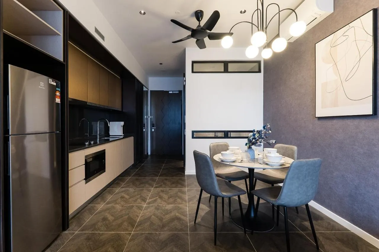 Scarletz Klcc Studio Suites 4 Pax Luxury Modern Style Wifi 100Mbps クアラルンプール 0*,  マレーシア