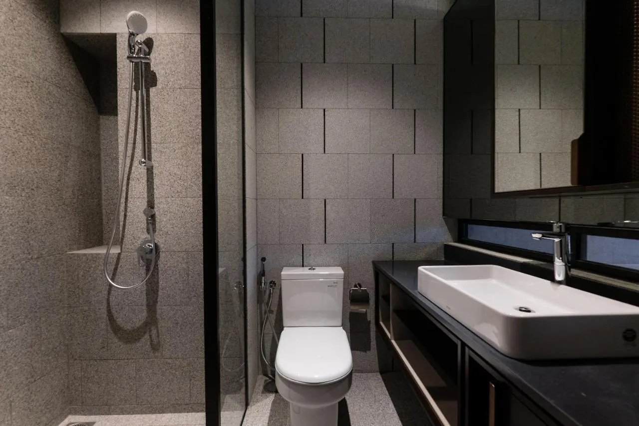 Scarletz Klcc Studio Suites 4 Pax Luxury Modern Style Wifi 100Mbps クアラルンプール アパート