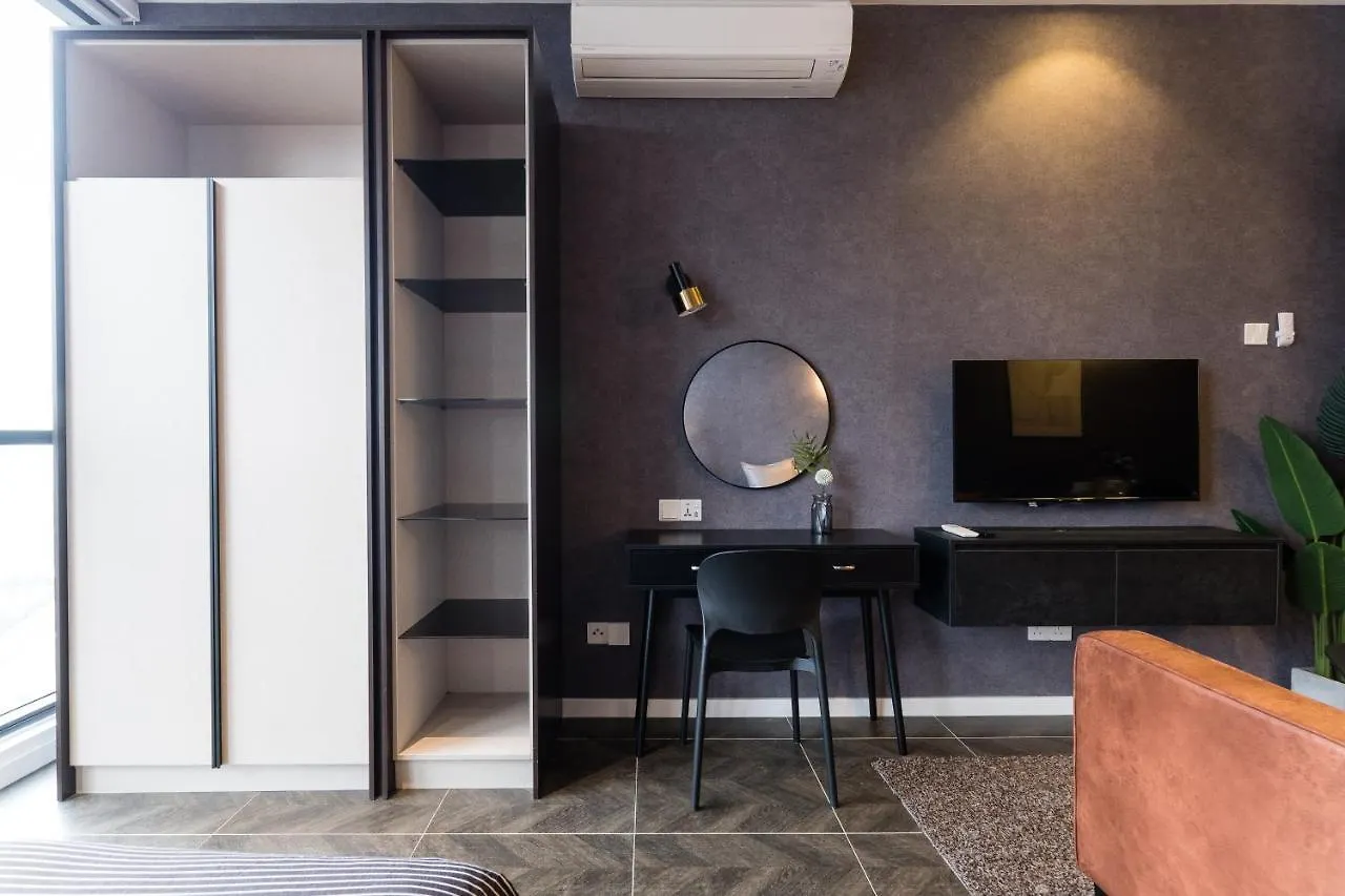 Scarletz Klcc Studio Suites 4 Pax Luxury Modern Style Wifi 100Mbps クアラルンプール アパート